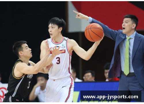 杨毅解析NBA：深度剖析比赛内外的战术和球员动态